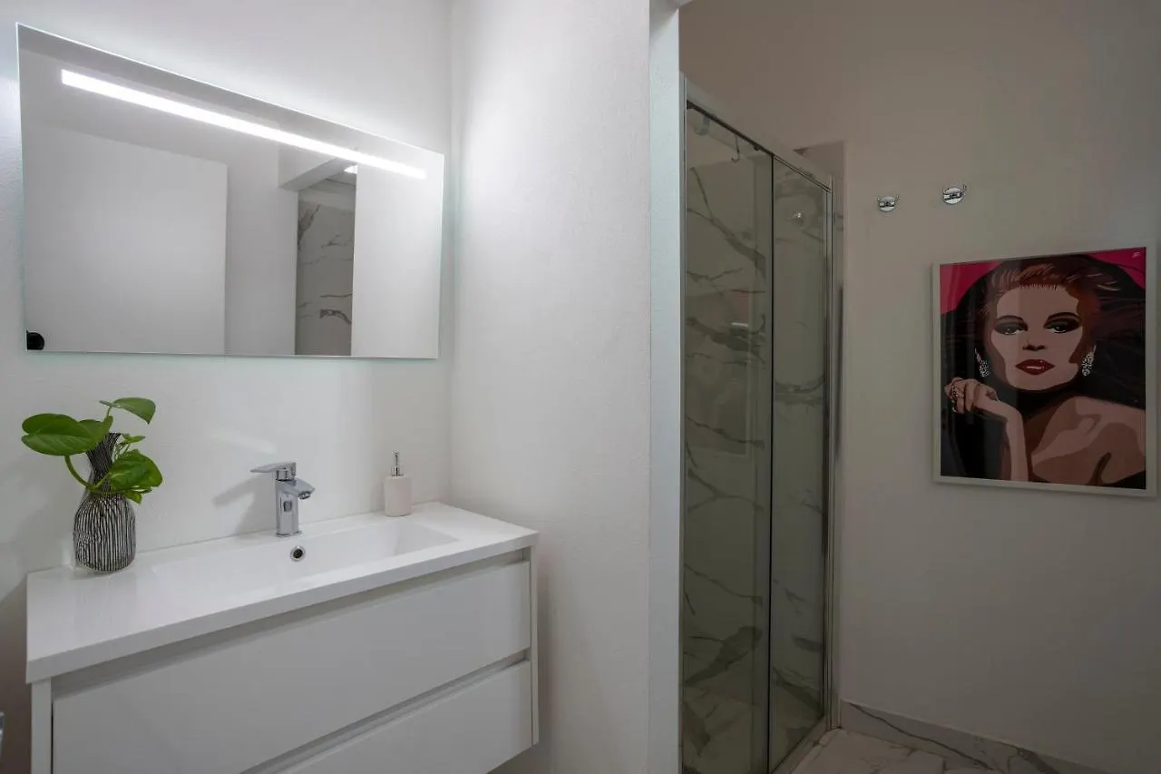 Duomo 15 Minuti A Piedi Luxury*Wifi*Netflx Apartment Milan